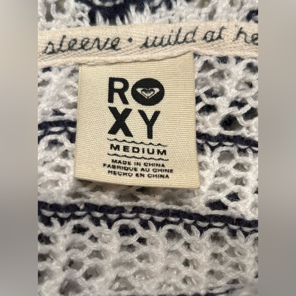 Roxy size med loose knit beach coverup - Picture 4 of 4